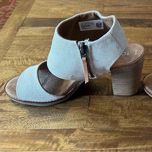 TOMS Majorca Cut Out Stacked Heels, 8.5 NWT